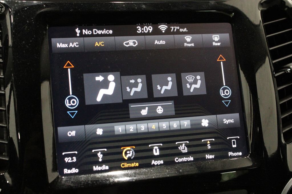 Used 2019 Jeep Cherokee Limited image 34