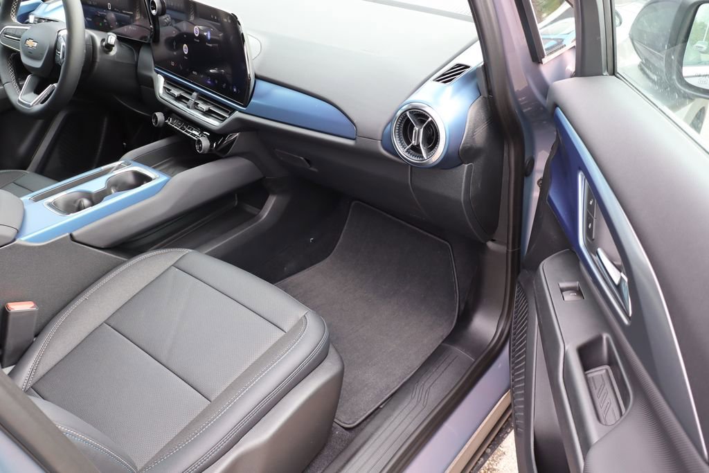 New 2026 Chevrolet Equinox EV LT image 44