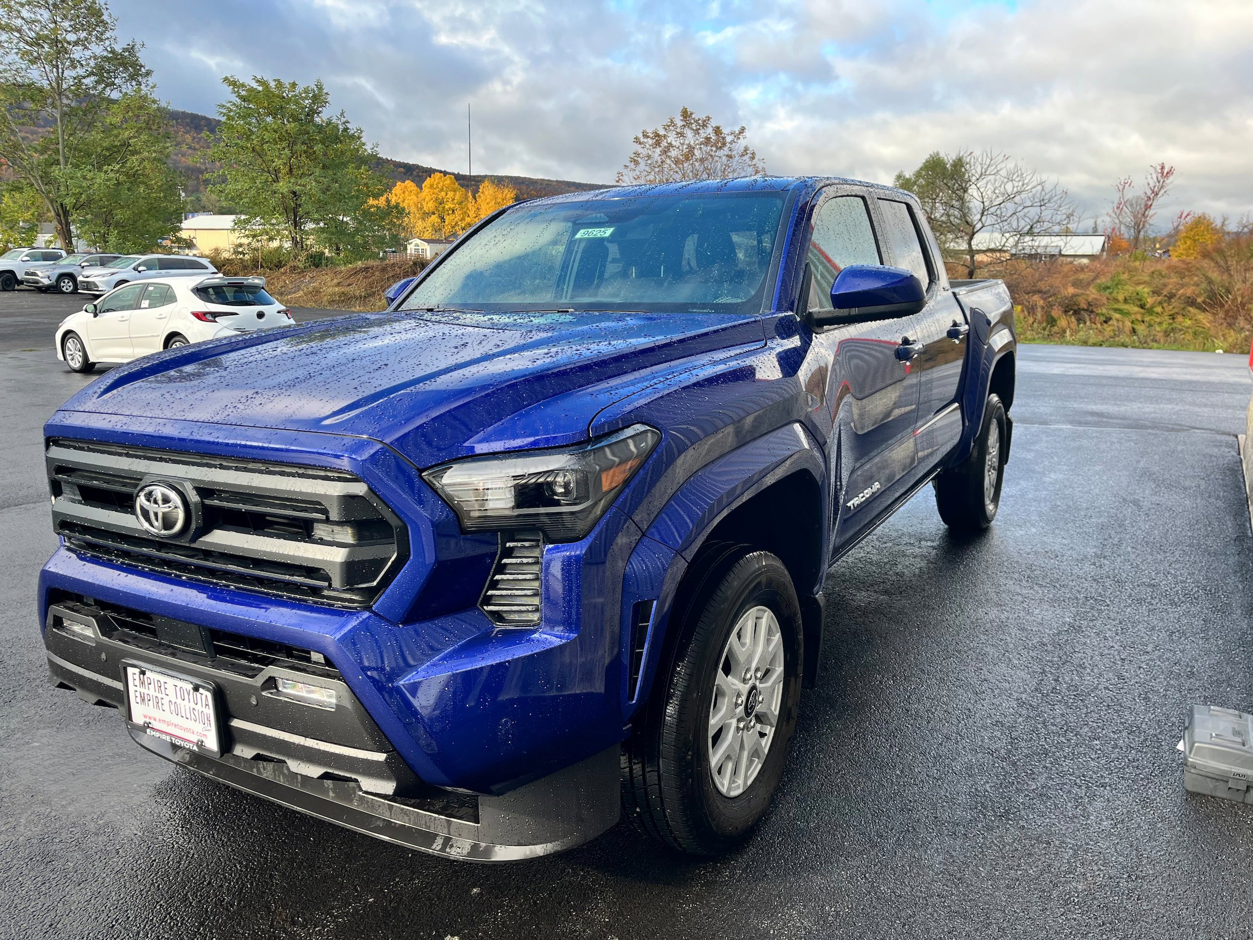 Certified 2025 Toyota Tacoma SR5 w/ SR5 Upgrade Package AWD/4WD image 3