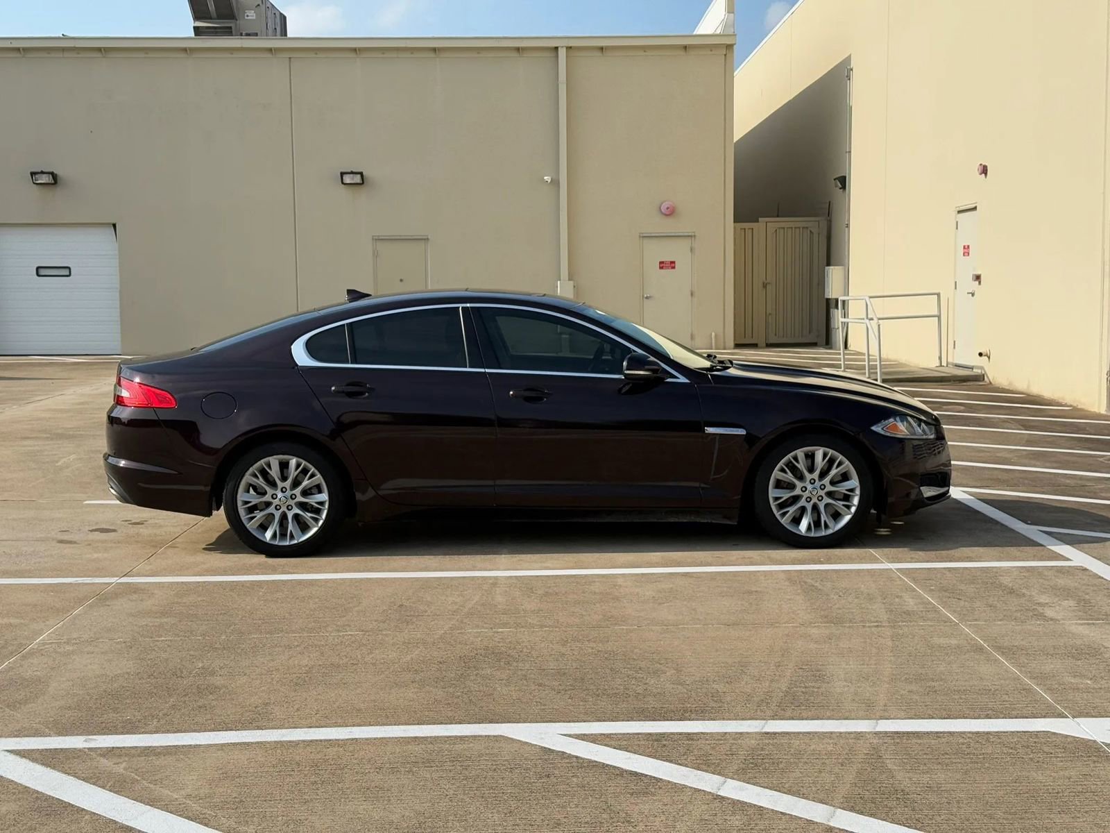 Used 2013 Jaguar XF 3.0 RWD image 8