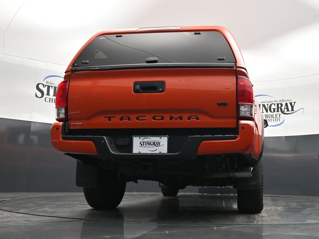 Used 2017 Toyota Tacoma TRD Off-Road image 22