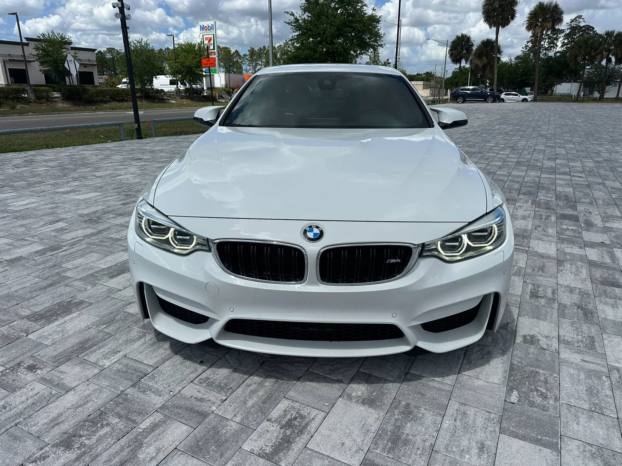 Used 2016 BMW M4 Convertible image 2