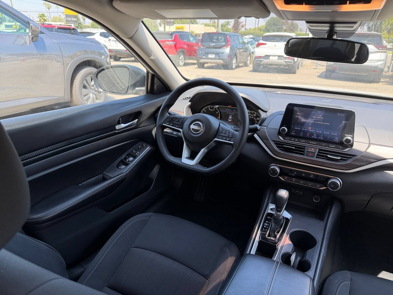 Used 2025 Nissan Altima 2.5 SV FWD image 33