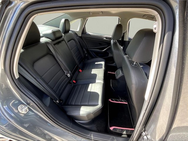 Used 2021 Volkswagen Jetta SE w/ SE Cold Weather Package FWD image 28
