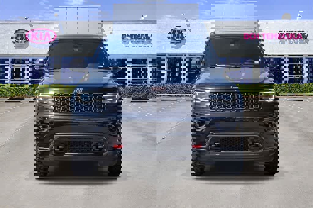 Used 2020 Jeep Grand Cherokee Trailhawk w/ Premium Lighting Group image 2