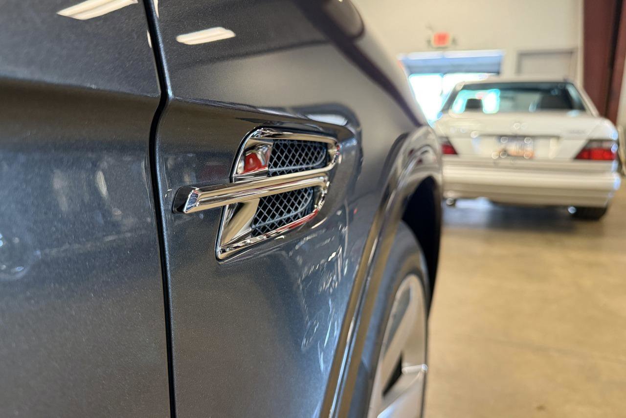 Used 2018 Bentley Bentayga image 40