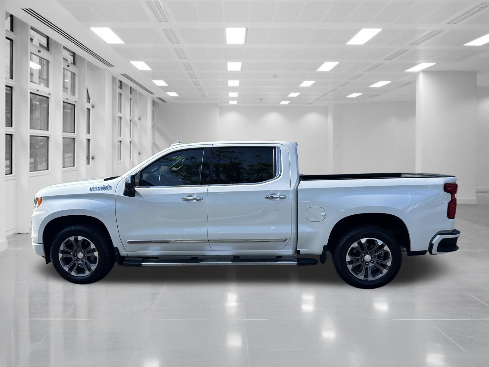 Used 2022 Chevrolet Silverado 1500 High Country w/ Z71 Off-Road Package AWD/4WD image 10