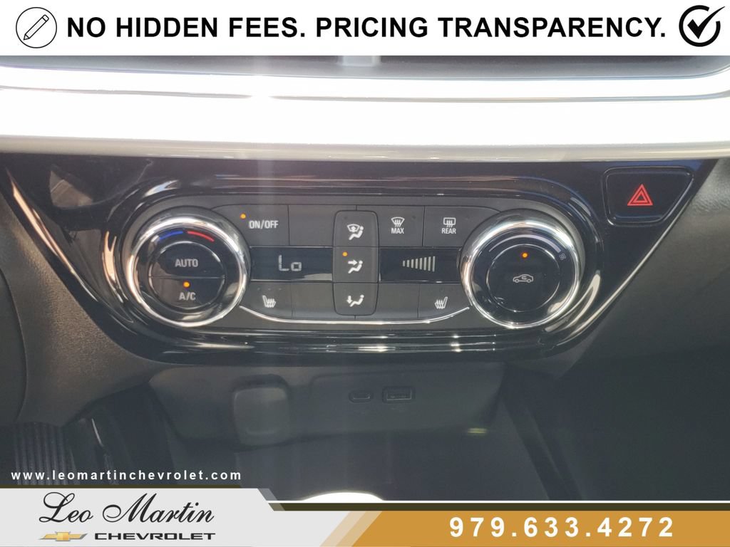 Used 2025 Chevrolet Trax LT w/ Driver Confidence Package FWD image 24