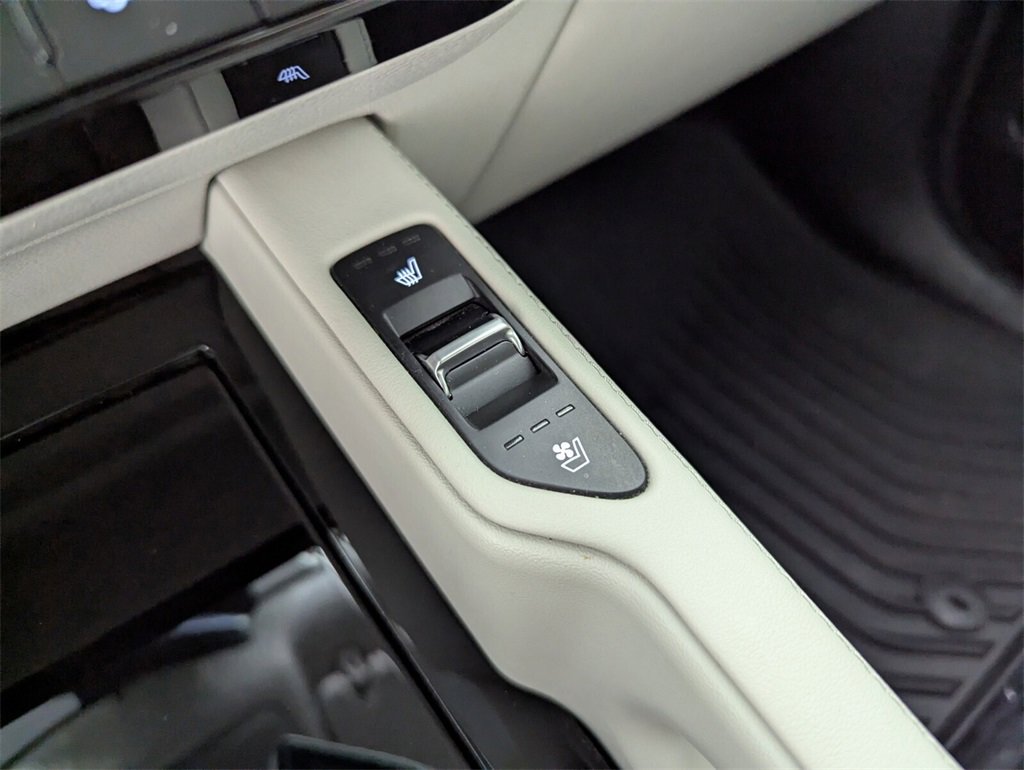 Used 2022 Kia Telluride SX w/ SX Prestige Package image 30