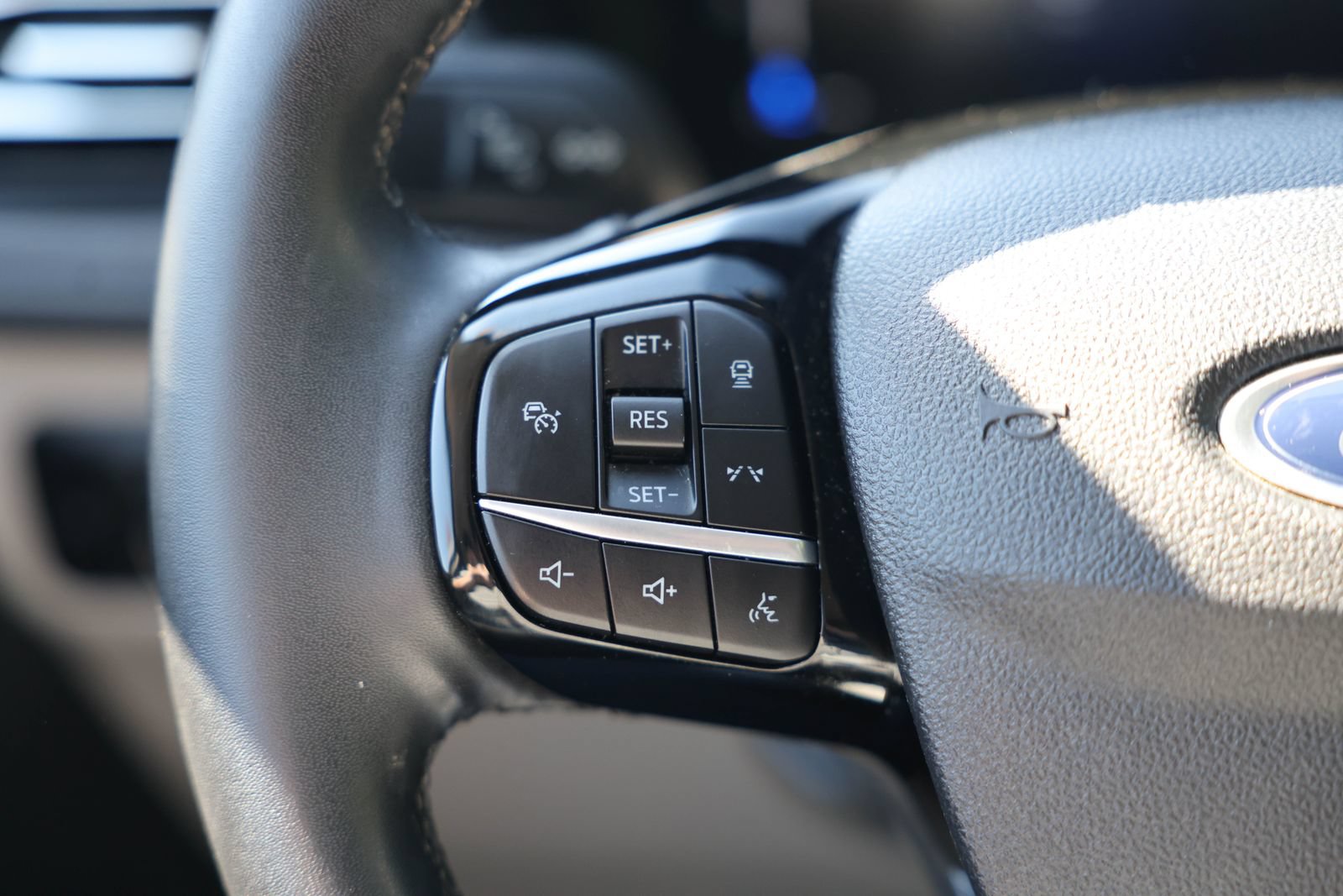 Used 2023 Ford Escape Active AWD/4WD image 17