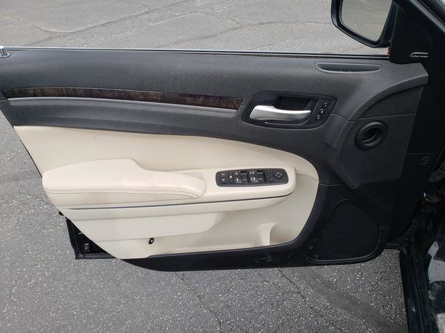 Used 2016 Chrysler 300 C w/ Harman/Kardon Audio Group image 10