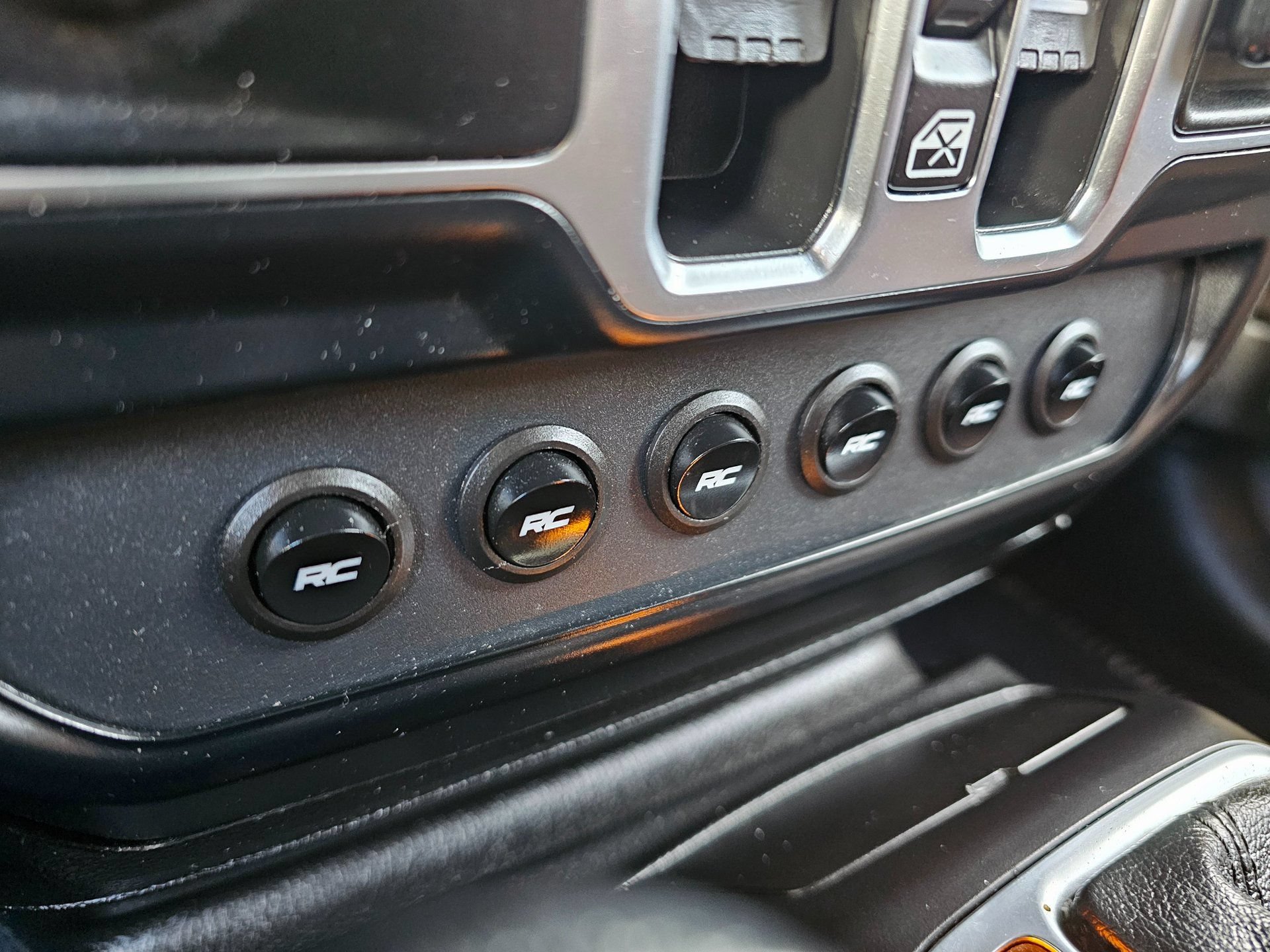 Used 2023 Jeep Gladiator Sport AWD/4WD image 46