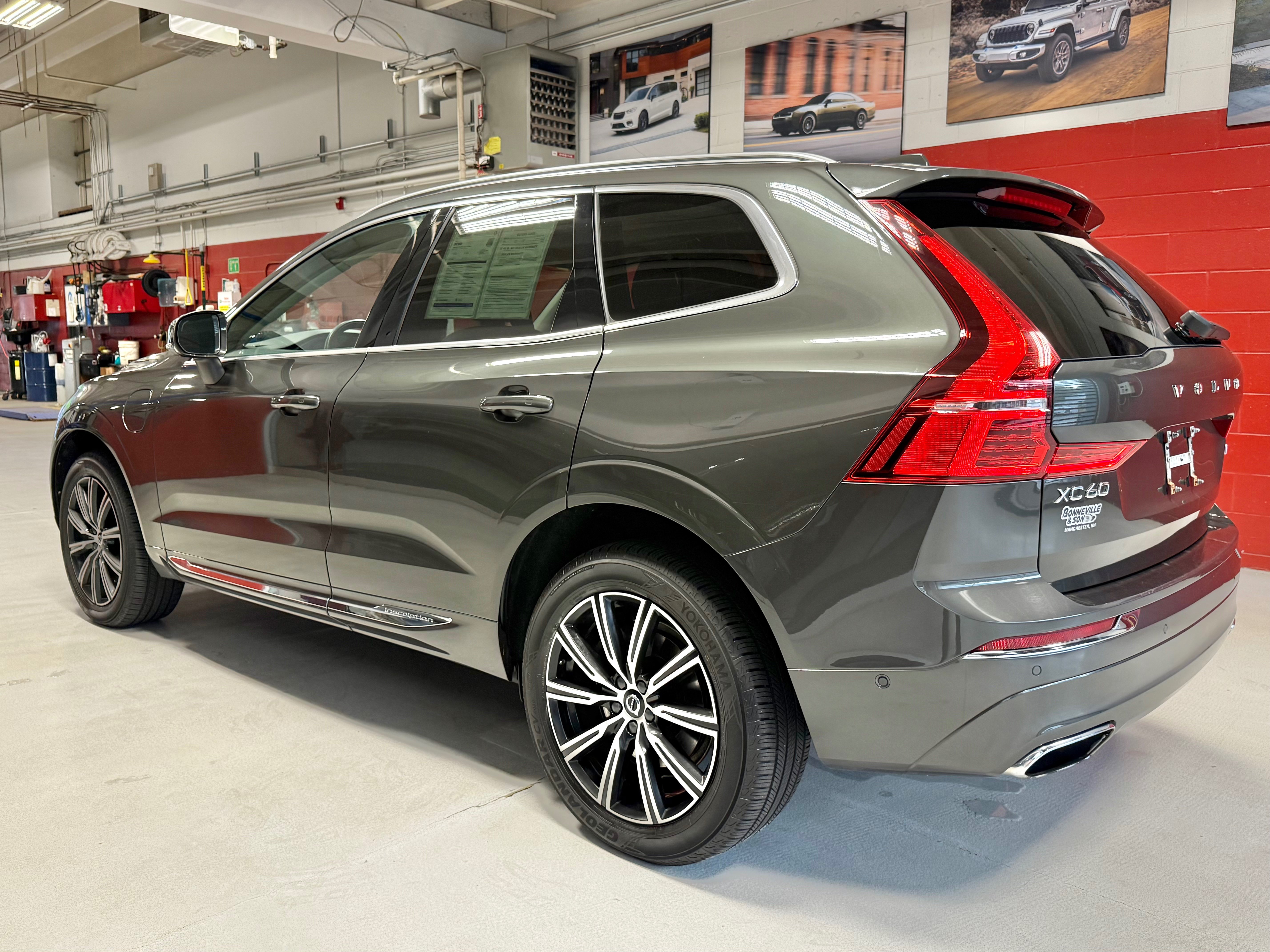 Used 2020 Volvo XC60 T8 Inscription AWD/4WD image 5