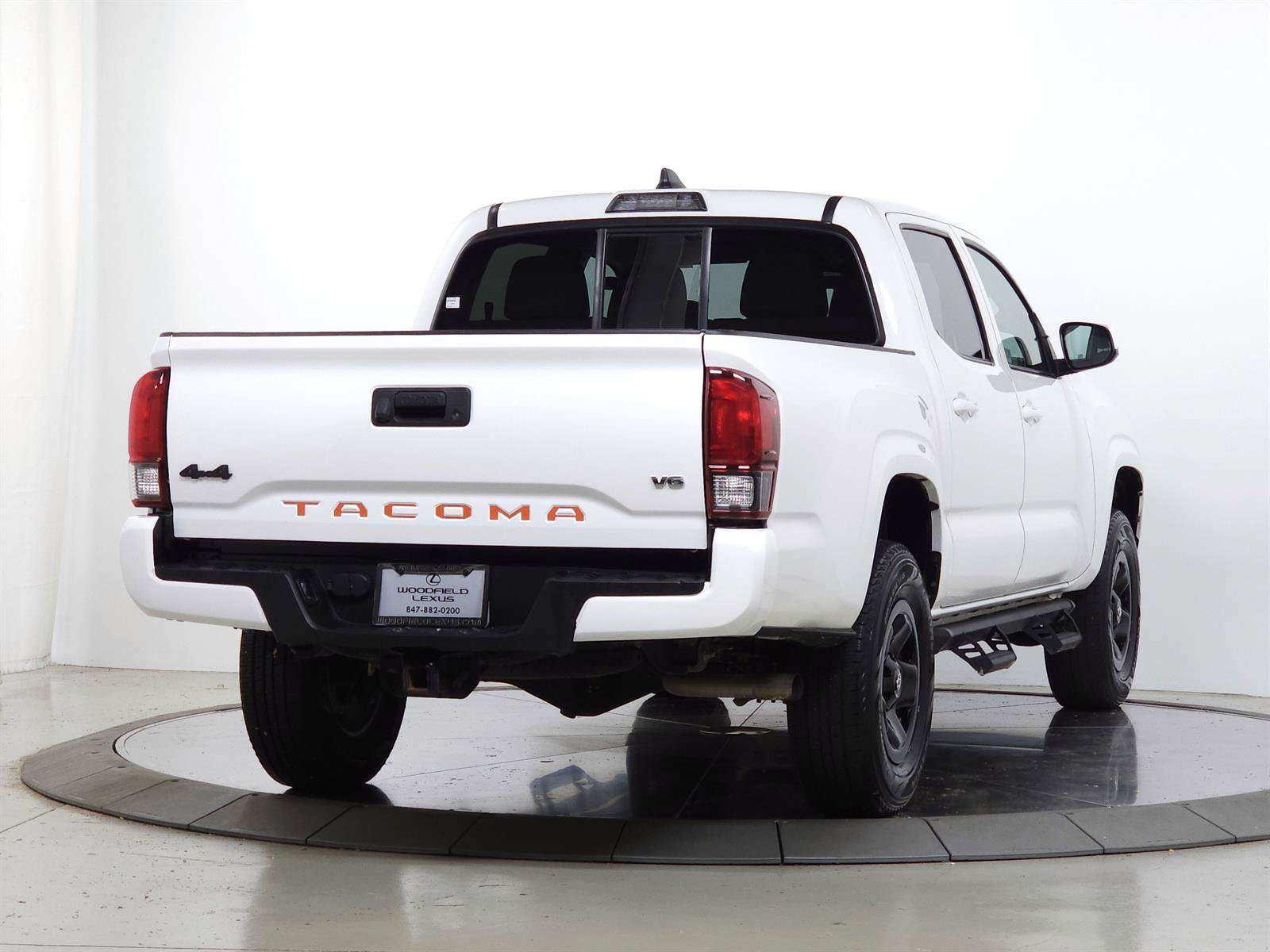 Used 2022 Toyota Tacoma SR AWD/4WD image 8