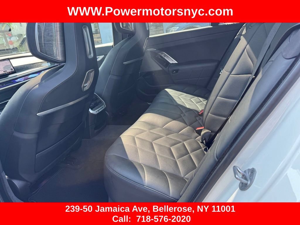Used 2024 BMW 740i xDrive AWD/4WD image 27