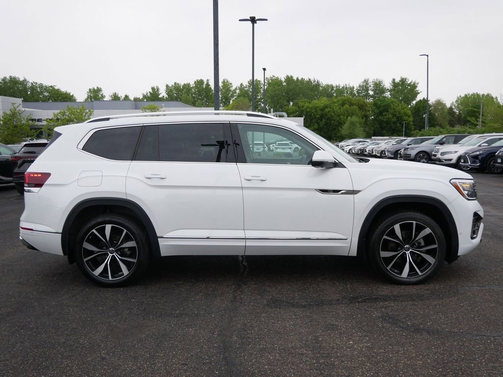 Used 2024 Volkswagen Atlas SEL Premium R-Line AWD/4WD image 7