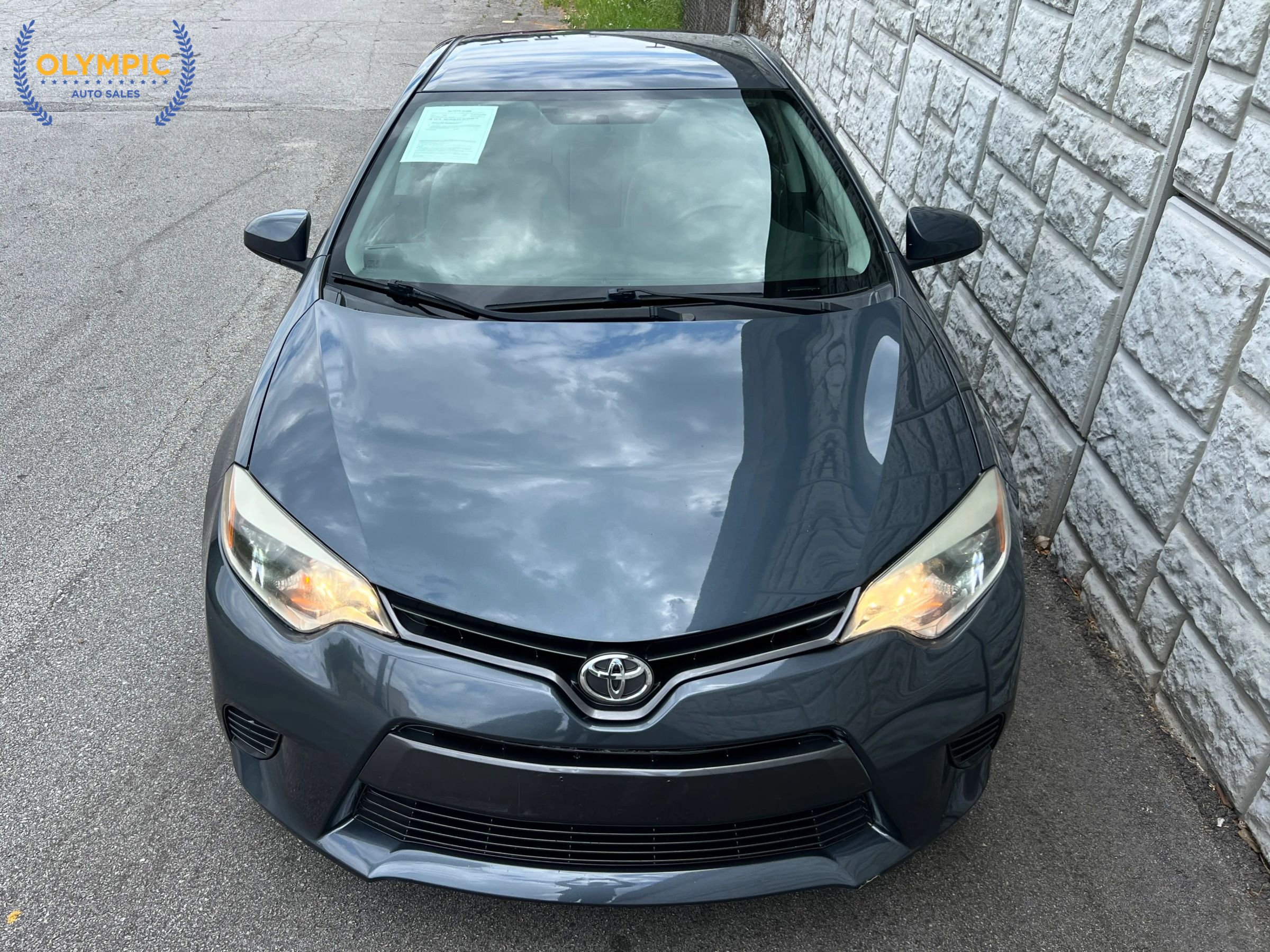 Used 2016 Toyota Corolla LE FWD image 2