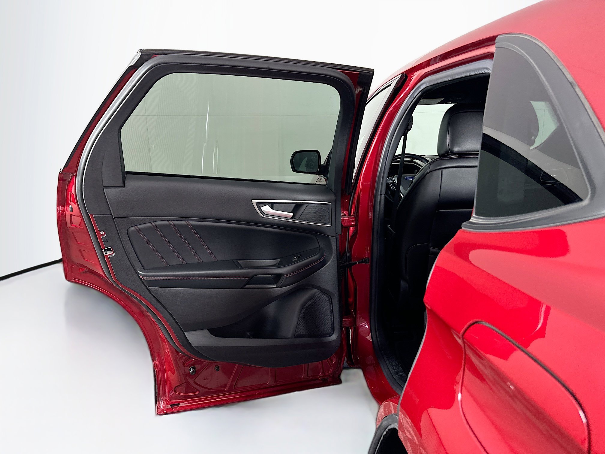 Used 2021 Ford Edge ST-Line FWD image 25
