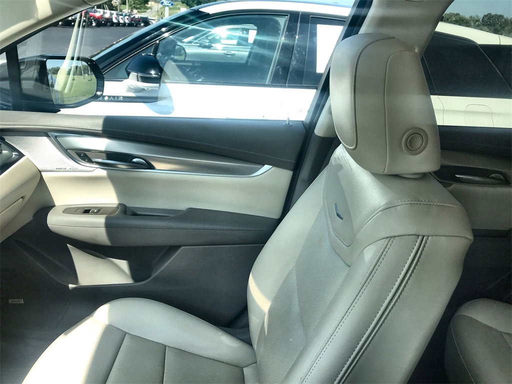 Used 2022 Cadillac XT5 Premium Luxury image 23