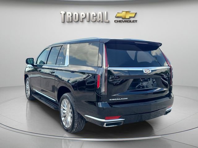 Used 2023 Cadillac Escalade ESV Premium Luxury AWD/4WD image 2