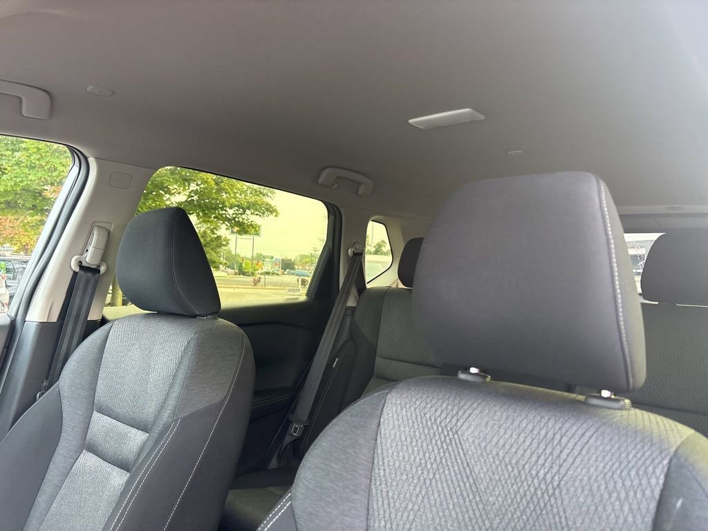 Used 2024 Nissan Rogue SV image 13