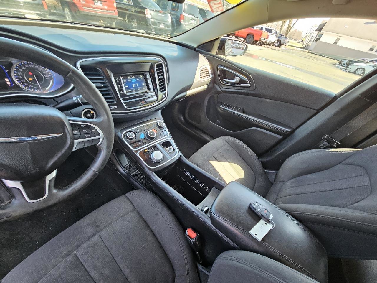 Used 2016 Chrysler 200 Limited w/ Convenience Group image 18