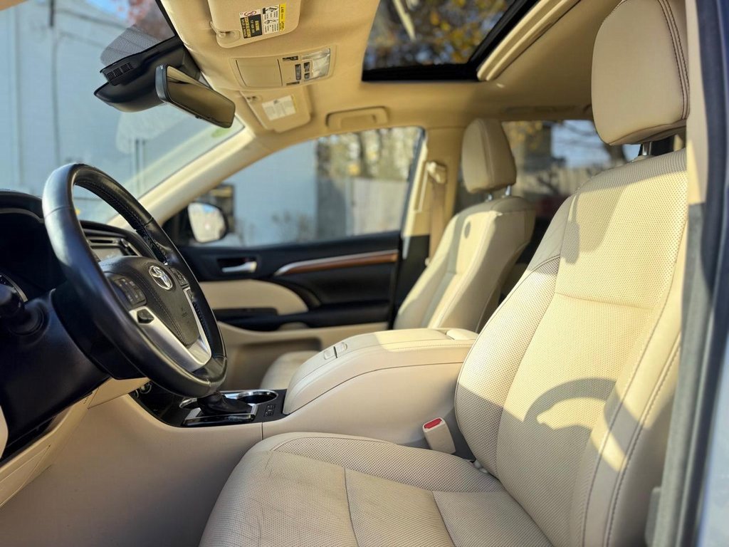Used 2018 Toyota Highlander Limited image 18