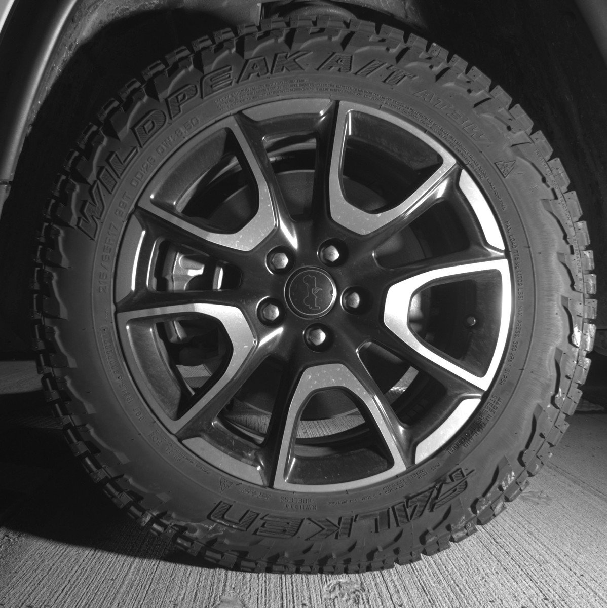 Used 2025 Jeep Compass Trailhawk image 12