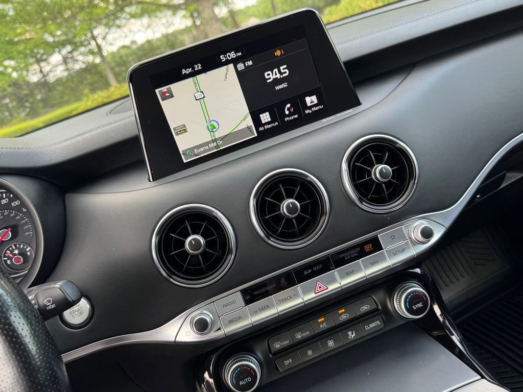 Used 2018 Kia Stinger GT2 AWD/4WD image 30