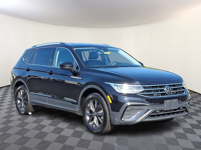 Used 2023 Volkswagen Tiguan SE AWD/4WD image 1