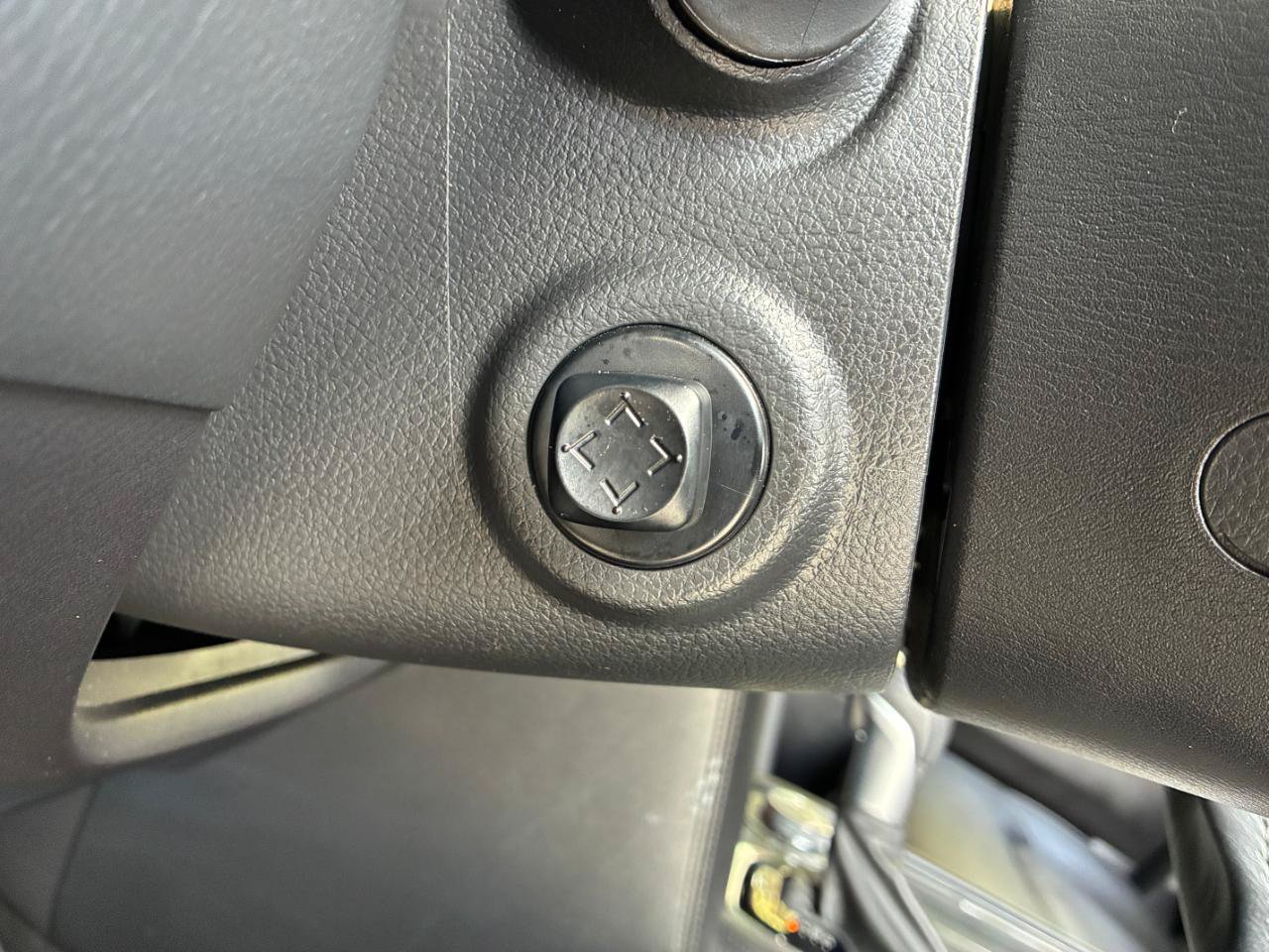 Used 2023 Nissan Armada SV AWD/4WD image 22