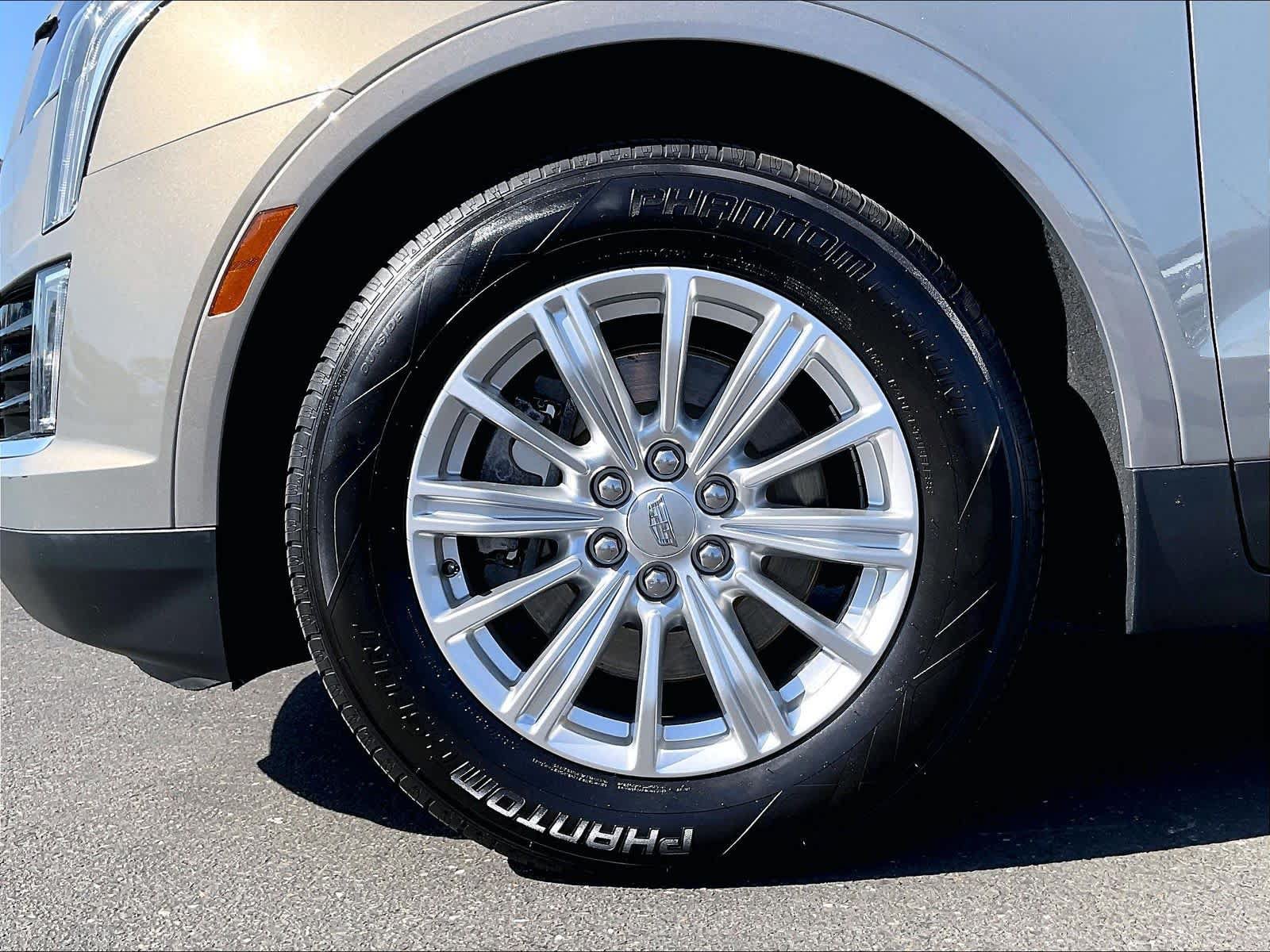 Used 2019 Cadillac XT5 FWD image 12
