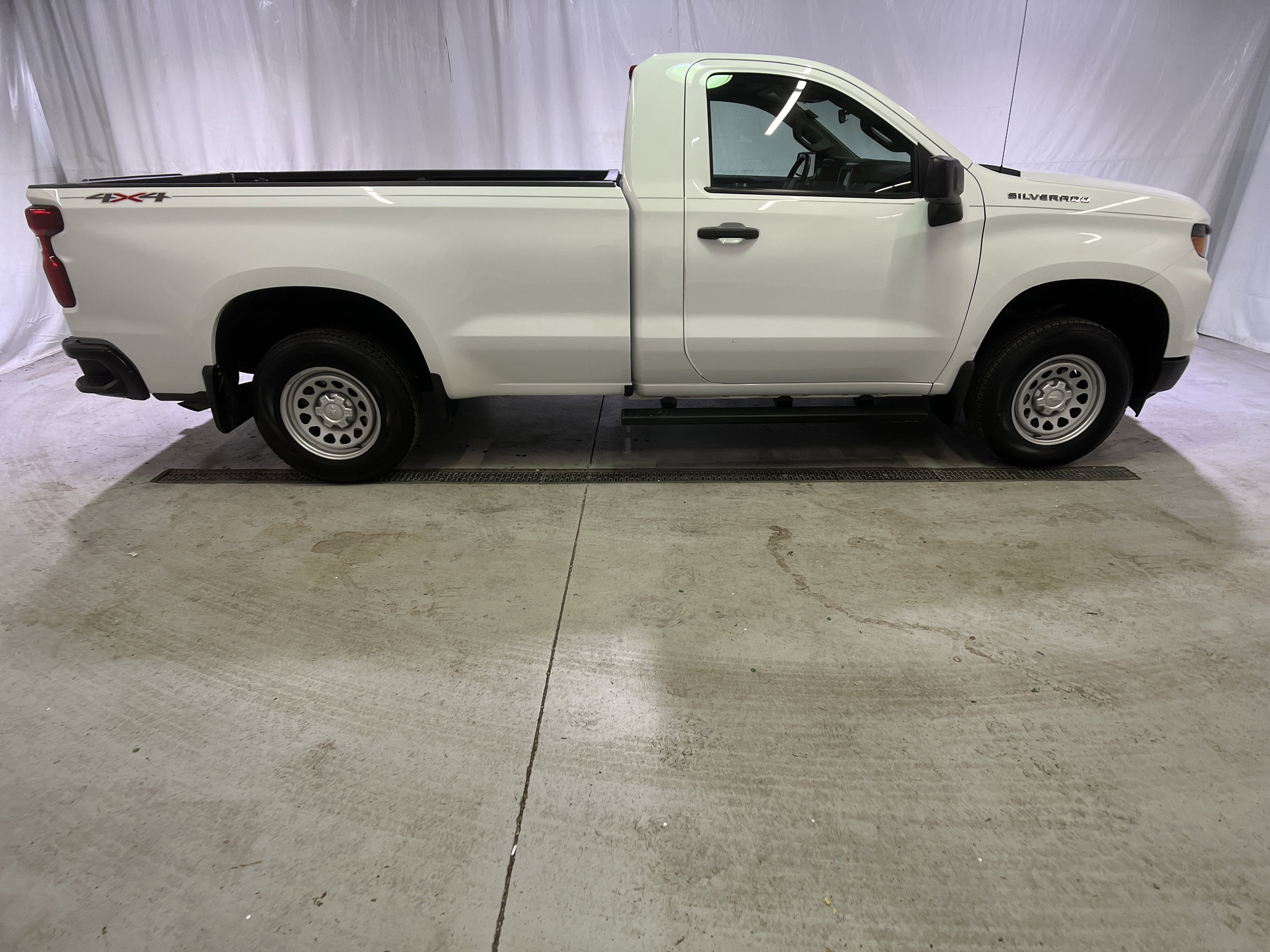 Certified 2024 Chevrolet Silverado 1500 W/T w/ Trailering Package image 12