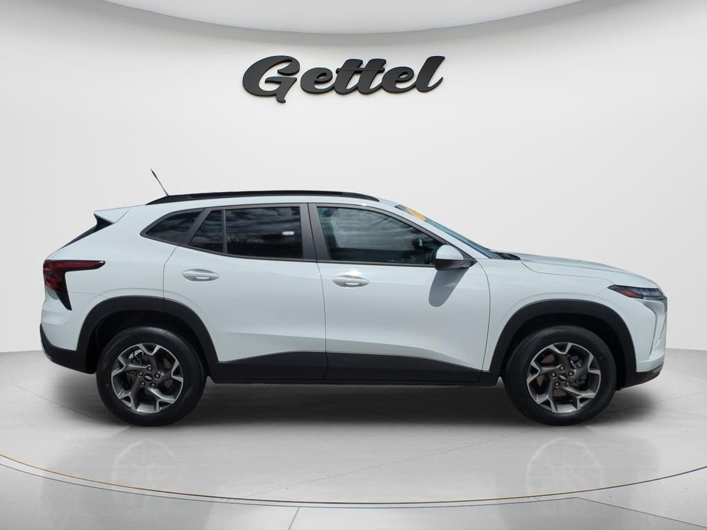 Used 2024 Chevrolet Trax LT image 3