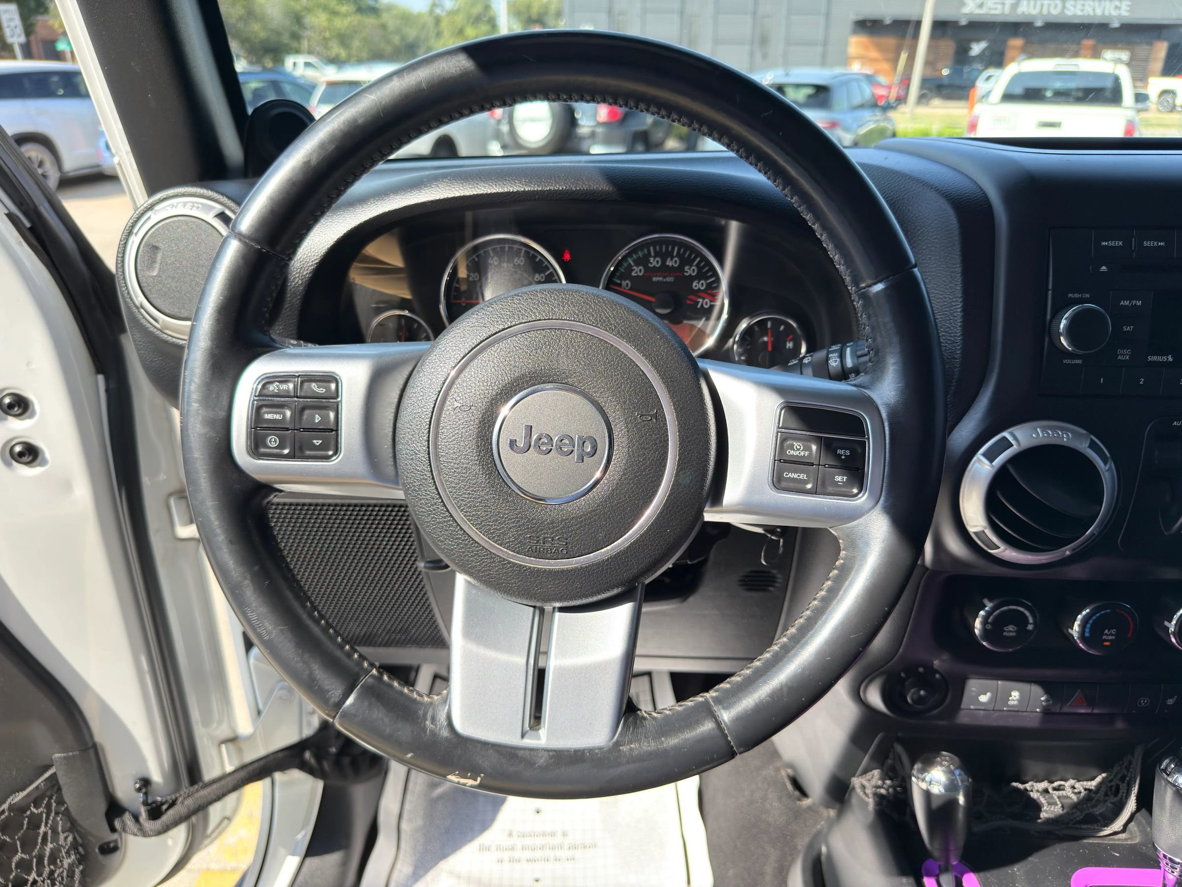 Used 2014 Jeep Wrangler Unlimited Rubicon image 11