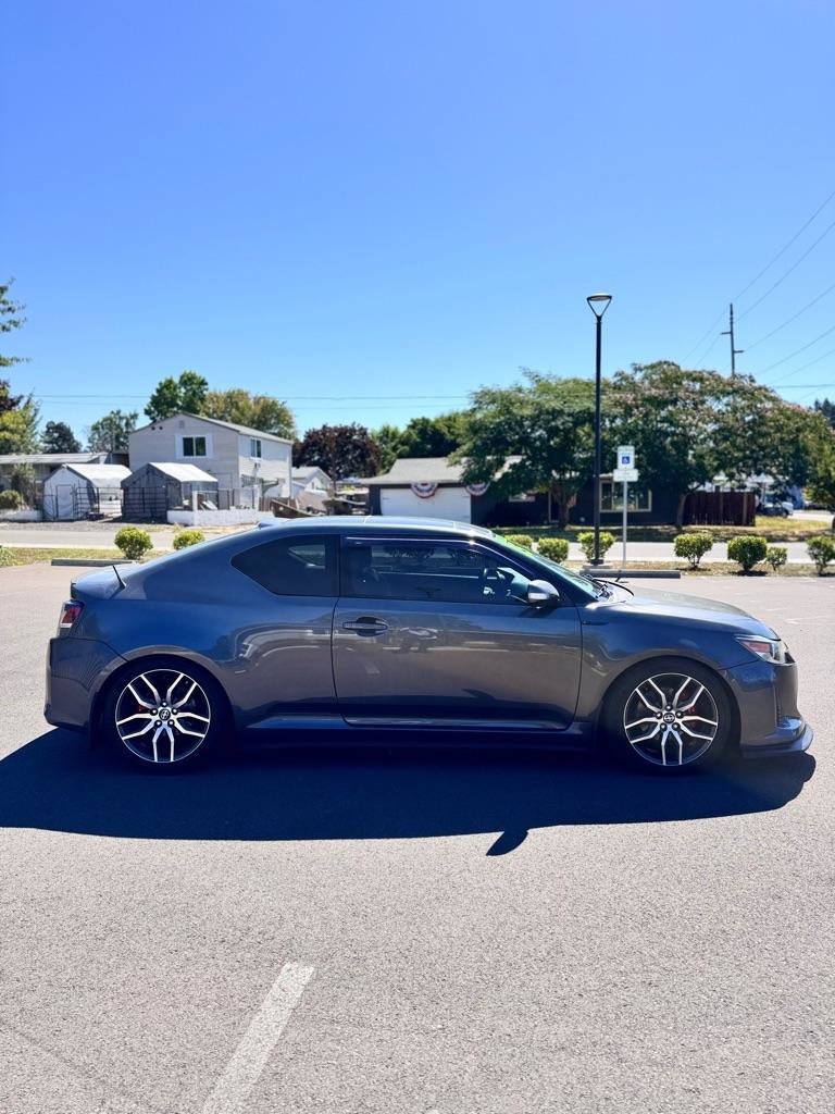 Used 2015 Scion tC FWD image 4