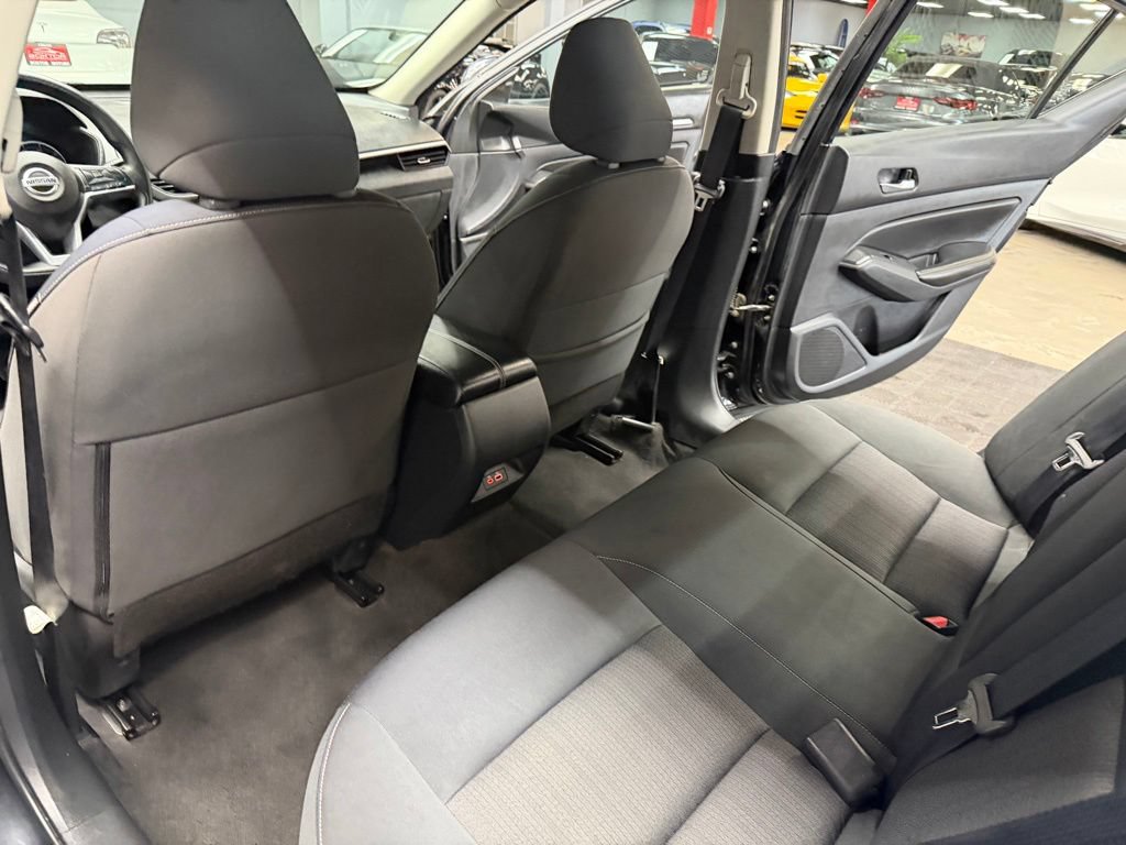 Used 2022 Nissan Altima 2.5 SV FWD image 39
