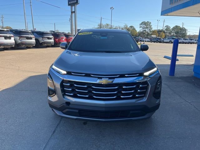 Used 2025 Chevrolet Equinox LT image 2