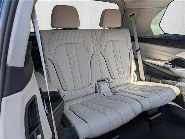 New 2027 BMW X7 xDrive40i AWD/4WD image 17
