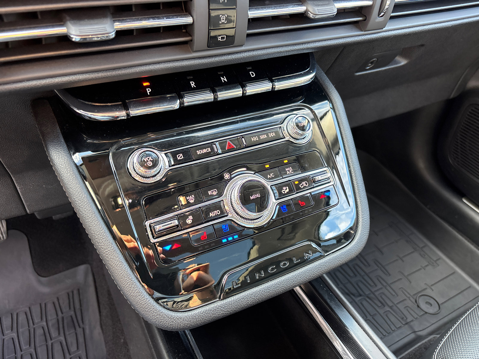 Certified 2022 Lincoln Corsair AWD w/ Premium Package image 22