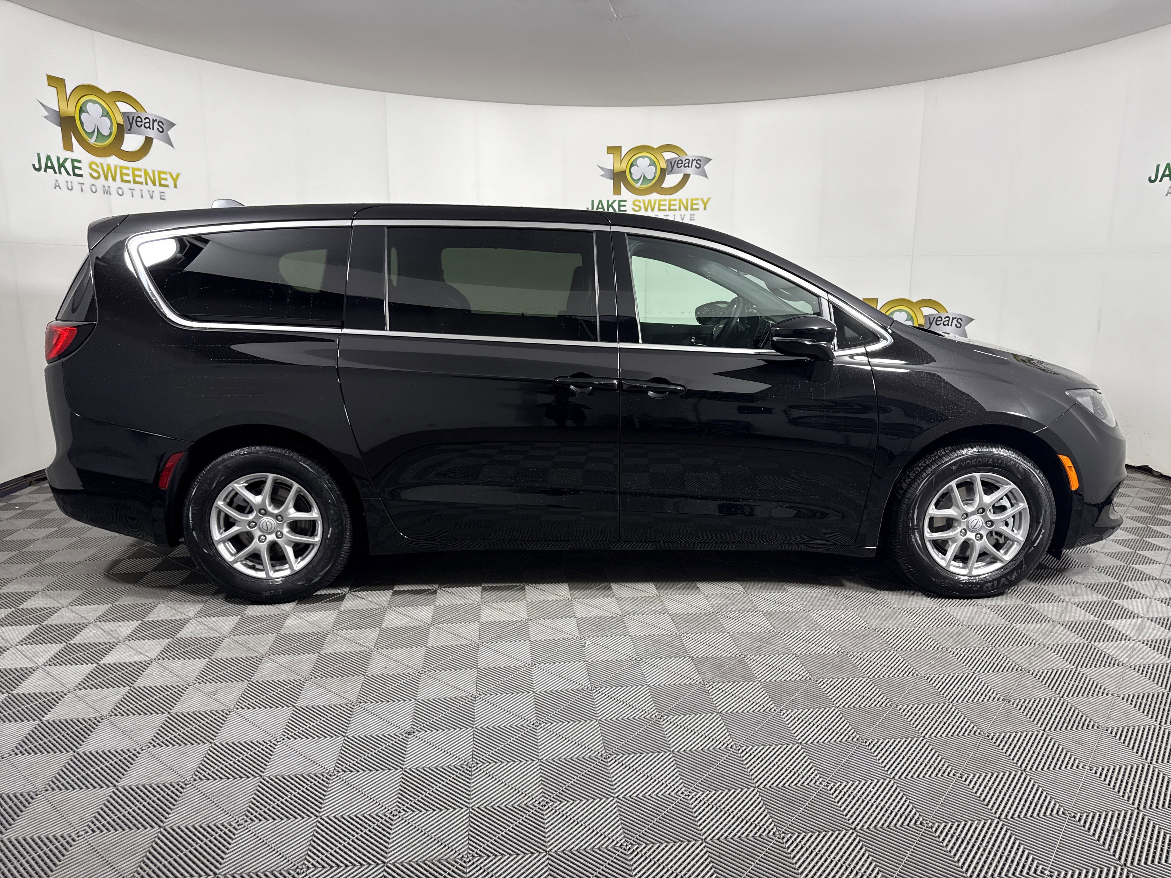 New 2026 Chrysler Voyager LX FWD image 11