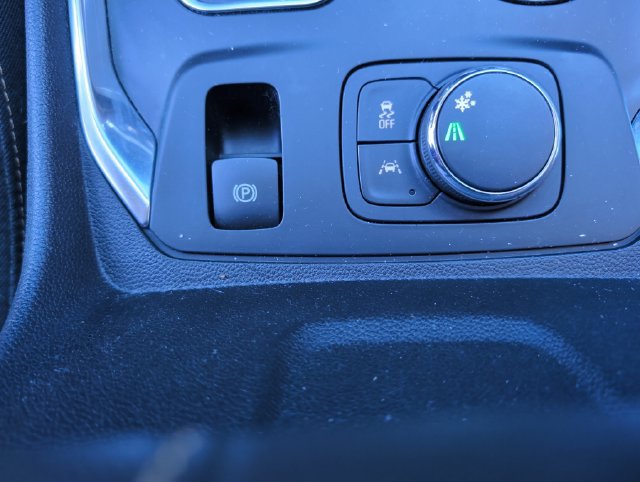 Used 2021 Chevrolet Traverse LT FWD image 29