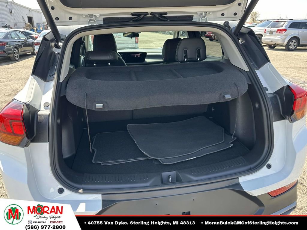 Certified 2024 Buick Encore GX Preferred AWD/4WD image 11