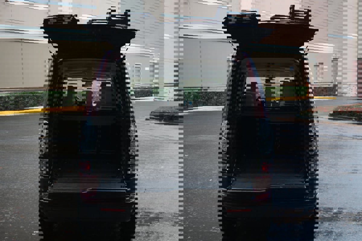 Used 2015 Land Rover LR4 HSE LUX image 13