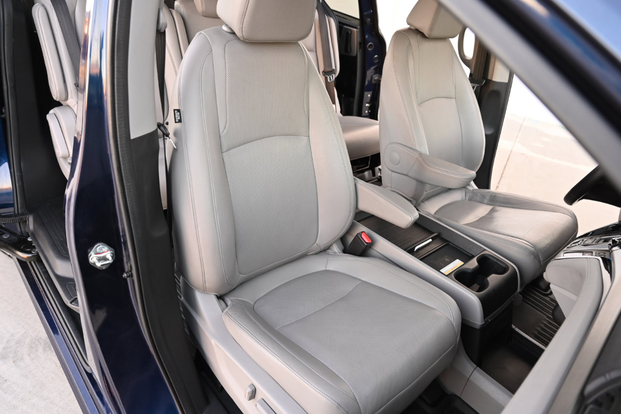 Used 2018 Honda Odyssey Elite image 18