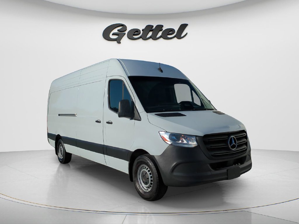 Used 2025 Mercedes-Benz Sprinter 2500 image 3