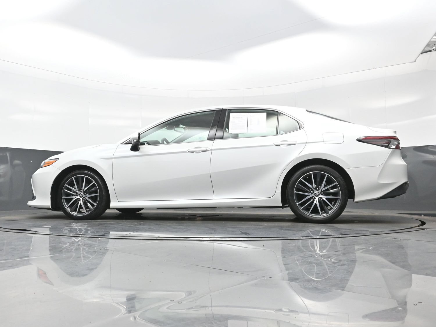 Used 2023 Toyota Camry XLE FWD image 31