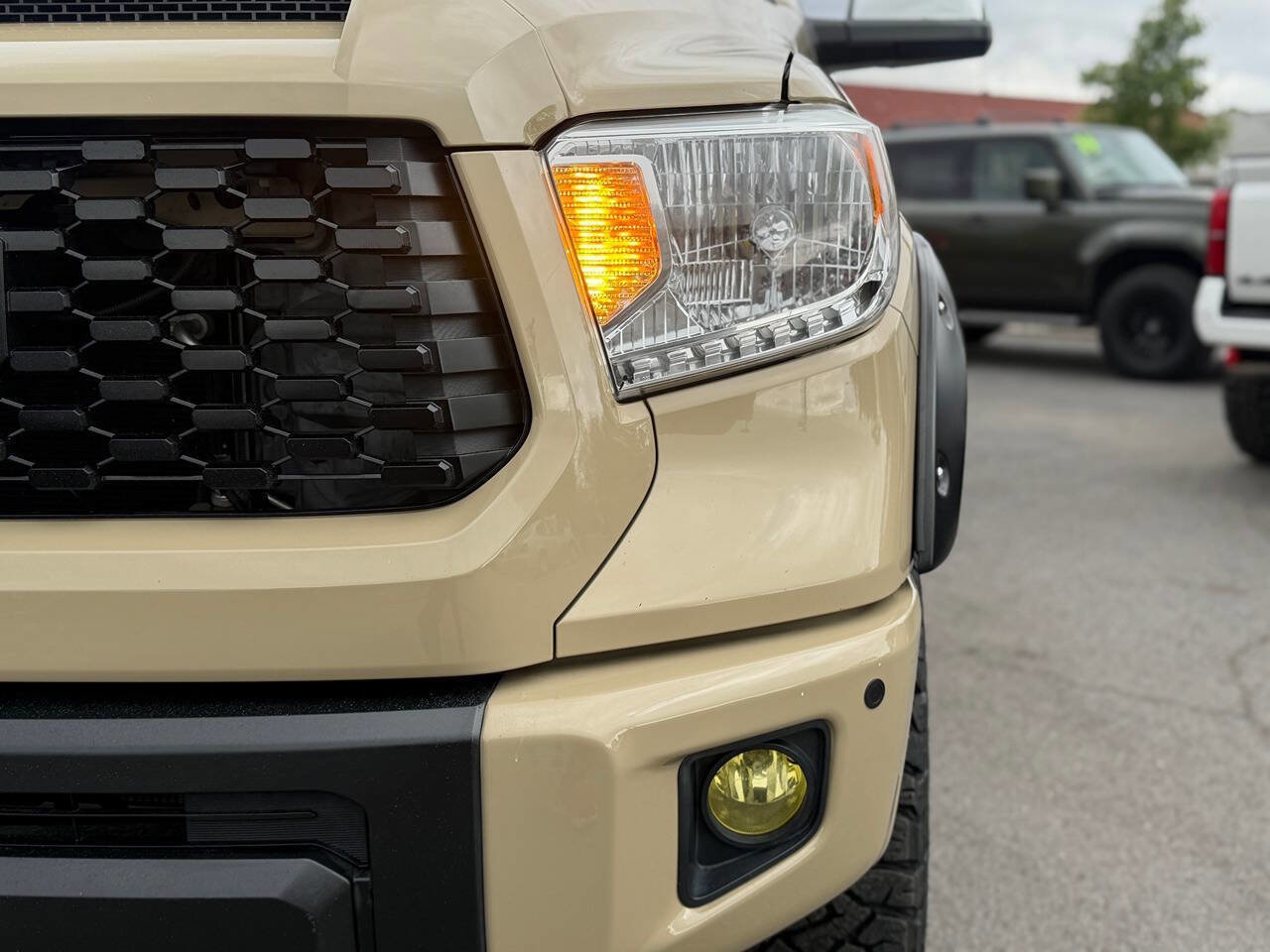 Used 2017 Toyota Tundra Limited w/ Limited Premium Package AWD/4WD image 27