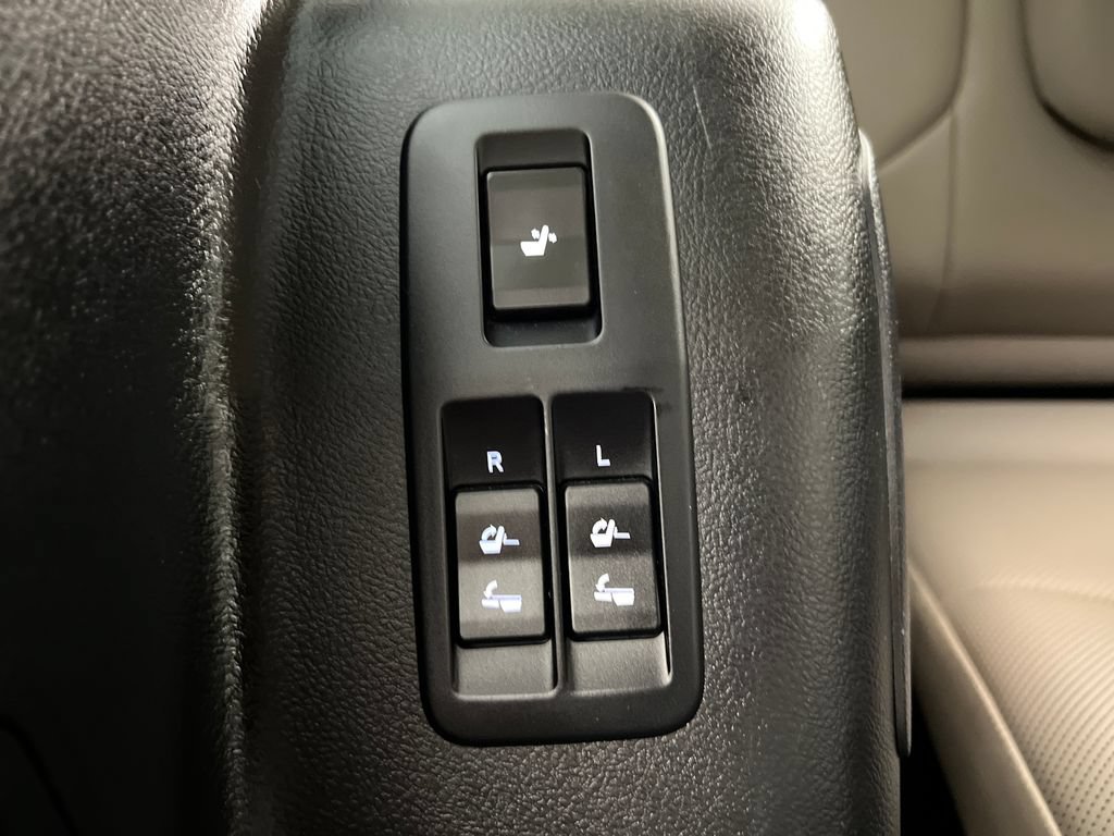 Used 2022 Lexus GX 460 Premium w/ Accessory Package AWD/4WD image 38