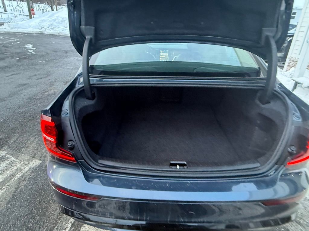 Used 2025 Volvo S60 B5 Core image 37